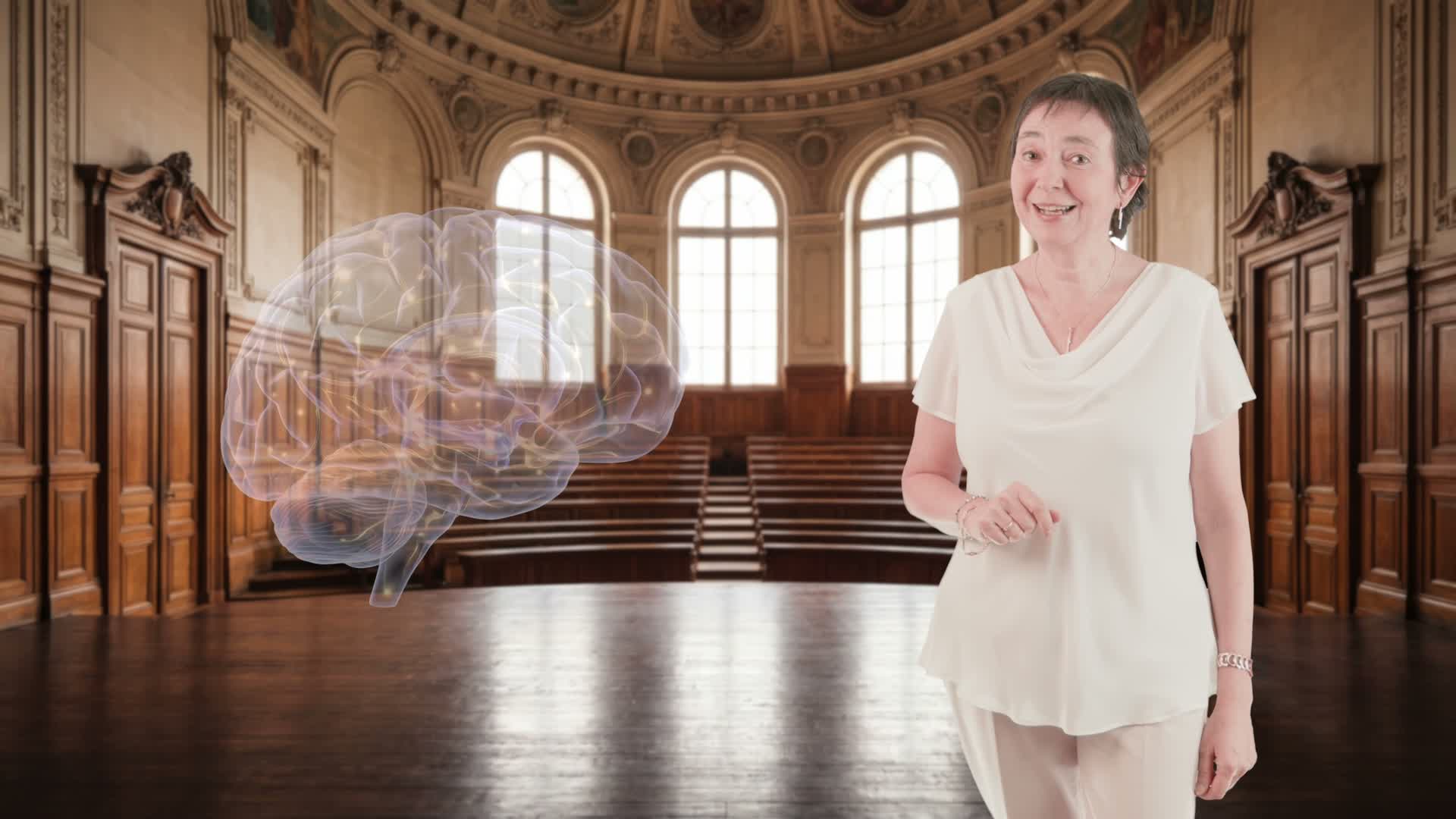 Le Dr Natalia Caycedo dans l'amphithéâtre de la Sorbonne